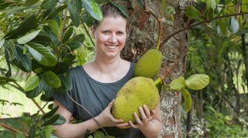 Julia mit Jackfruit